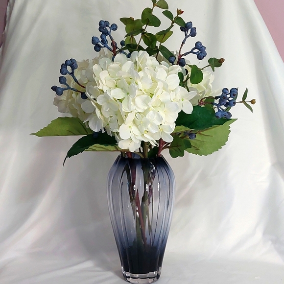 Other - Faux Hydrangeas Flower Arrangement